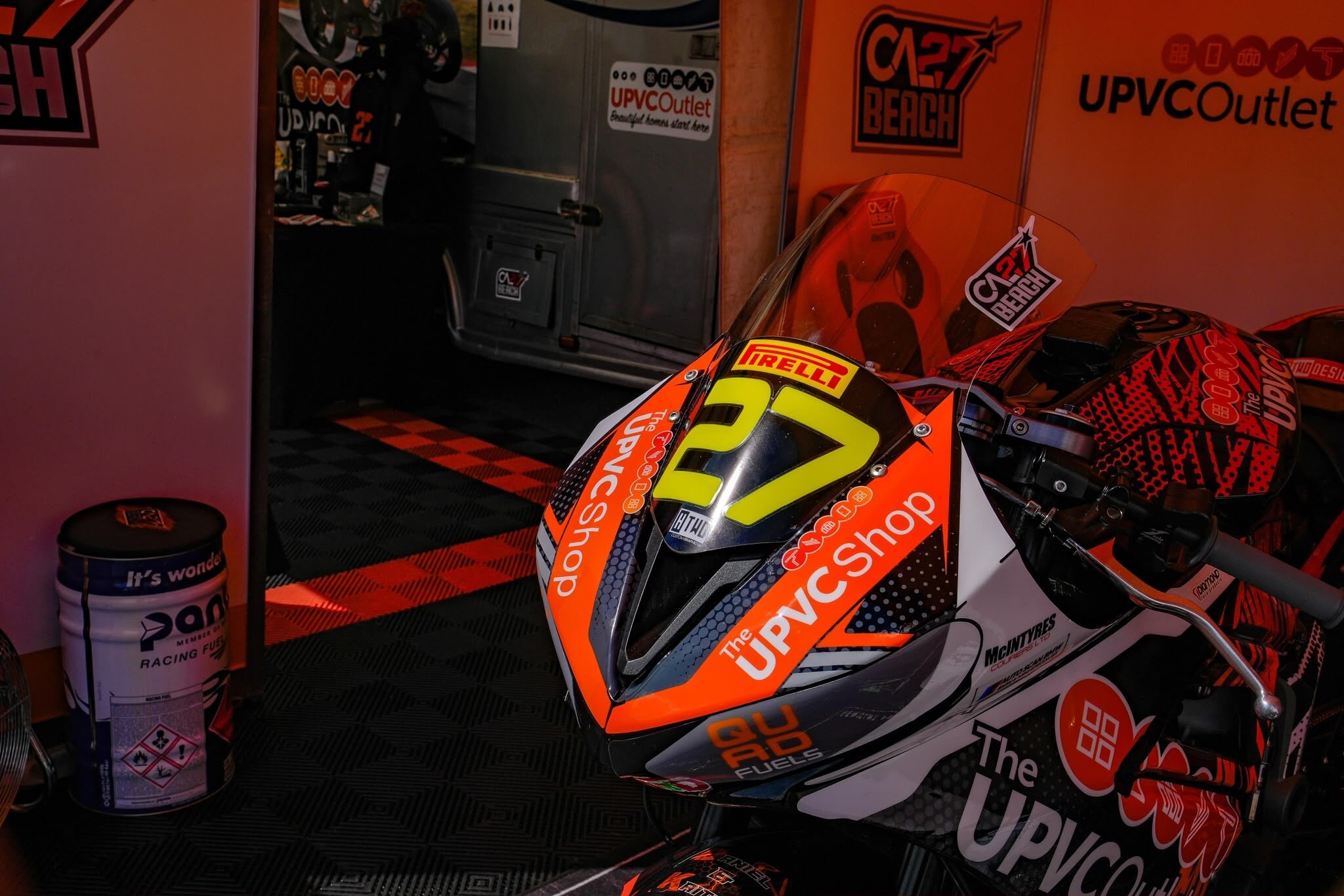 Pit garage